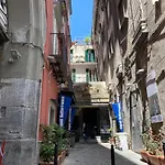 In Love: Vicoletto Dei Presepi