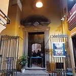 In Love: Vicoletto Dei Presepi Naples