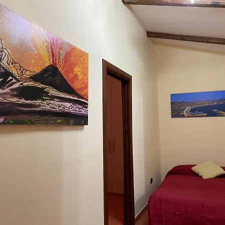 In Love: Vicoletto Dei Presepi * Naples