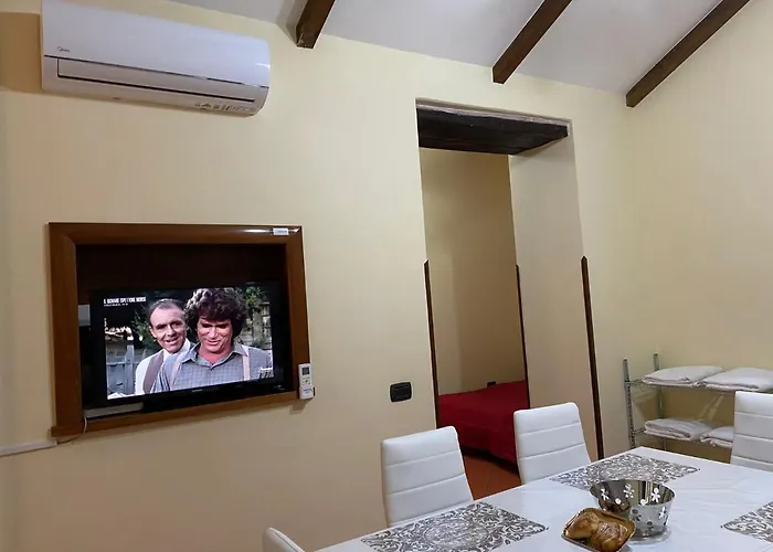 In Love: Vicoletto Dei Presepi Napoli