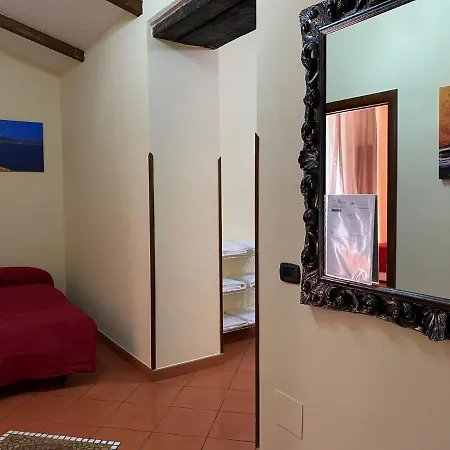 In Love: Vicoletto Dei Presepi *